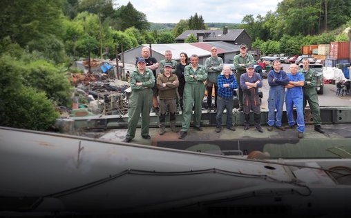 Morlock Motors - Das Team 
 „Überraschungslieferung“ für das Morlock-Motors-Team