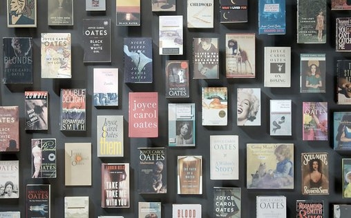 Joyce Carol Oates, die Frau der 100 Bücher 
 Joyce Carol Oates ist eine der bedeutendsten und g...