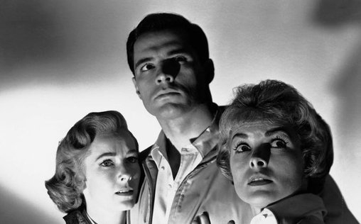 Psycho 
 Marion Crane (Janet Leigh) arbeitet als Sekretärin...