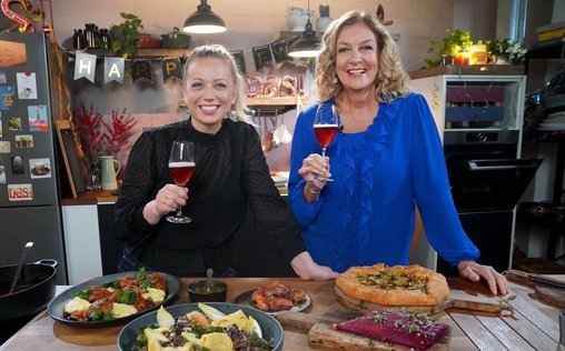 DAS! Kochstudio 
 Silvester-Büffet mit Zora Klipp und Bettina Tietjen