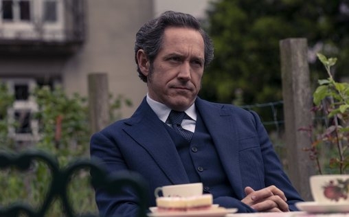 Adam Dalgliesh, Scotland Yard 
 Der schwarze Turm