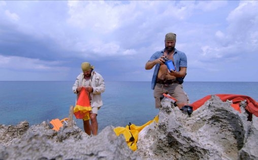 Das Survival-Duo: Zwei Männer, ein Ziel 
 Unter Haien