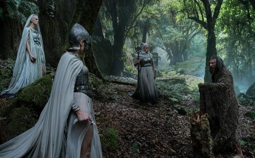 Der Herr der Ringe: Die Ringe der Macht 
 Gebunden