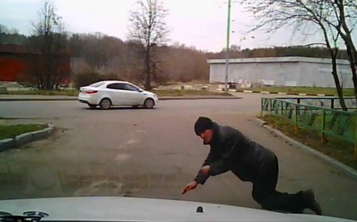 Dashcam - Die schlimmsten Autofahrer der Welt 
 (1.2)