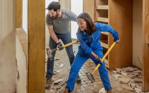 Celebrity DIY - Stars packen an 
 Zoë Saldaña