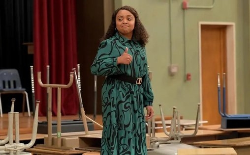 Abbott Elementary 
 Die Sache mit den Schreibtischen