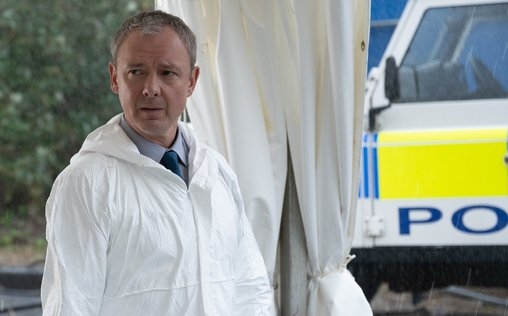 So gut wie tot 
 In einem Regenwasserkanal wird eine skelettierte F...