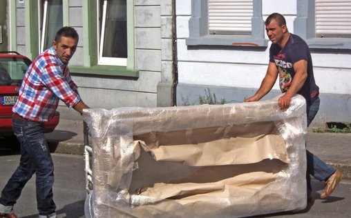 Der Trödeltrupp - Das Geld liegt im Keller 
 Mauro bei Kemal und Klara