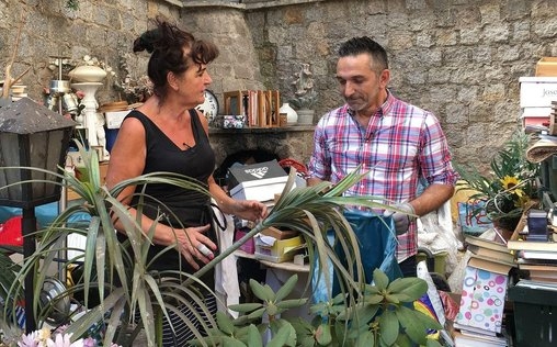 Der Trödeltrupp - Das Geld liegt im Keller 
 Mauro und Otto bei Manuela