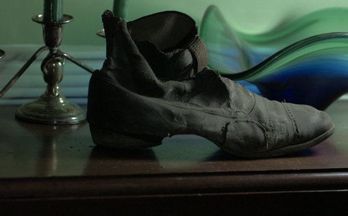 Ruhelose Seelen - Nachrichten aus der Zwischenwelt 
 Der verfluchte Schuh