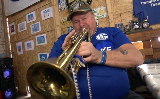 Hartz Rot Gold - Armutskarte Deutschland 
 Partystimmung im Schalke Haus